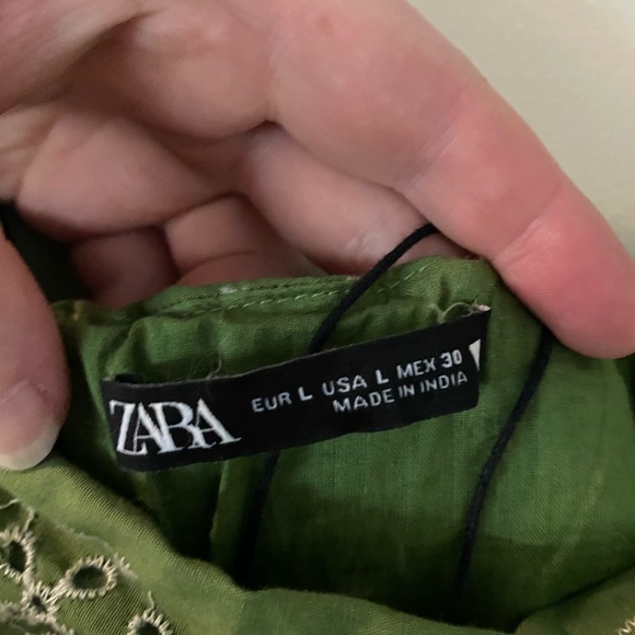 Green embroidered dress - Picture 6 of 7